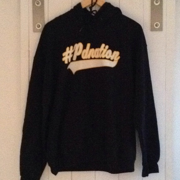 Tops - pdnations sweatshirt